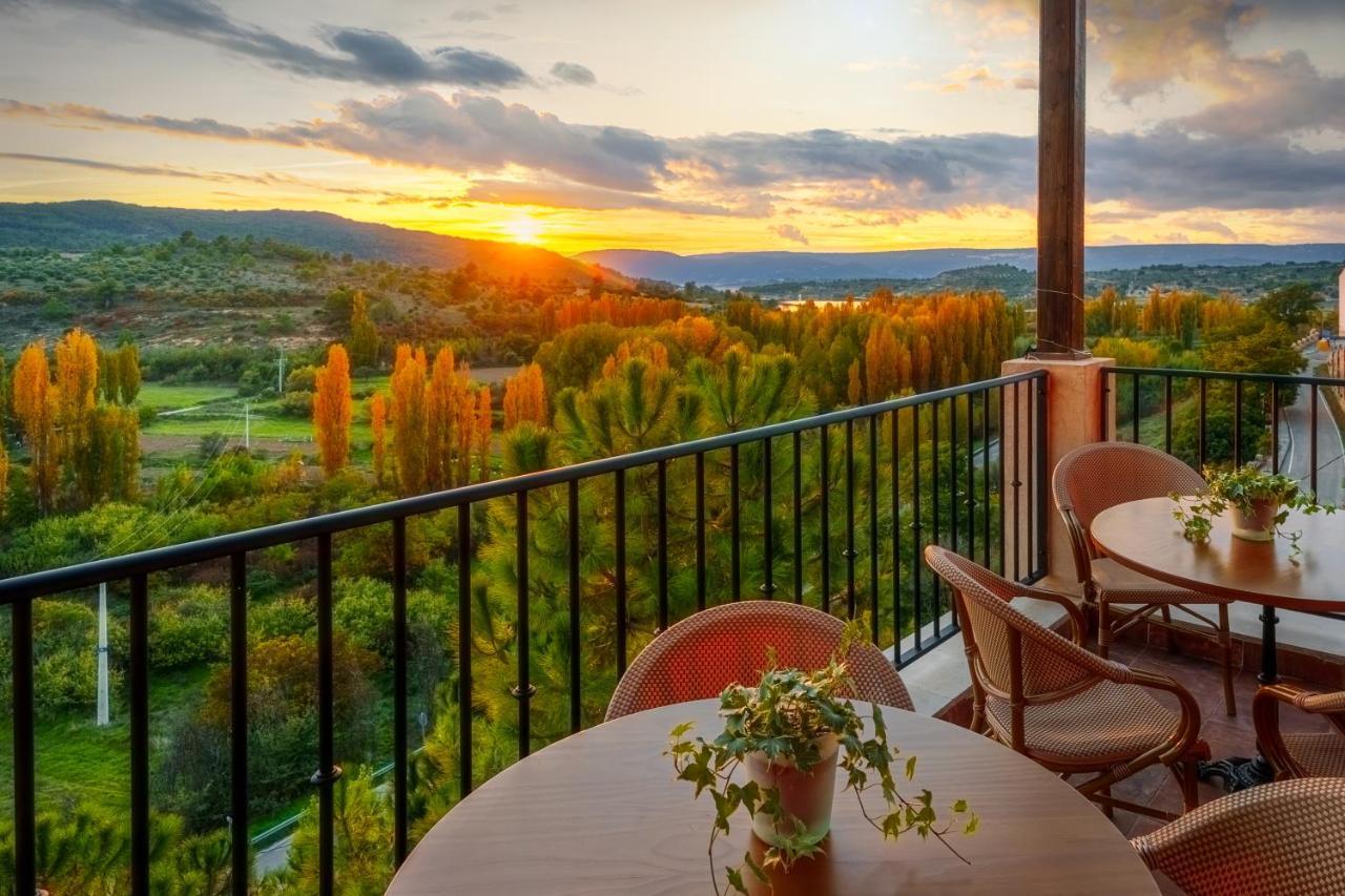 El Balcon De La Vega Otel Pareja Dış mekan fotoğraf